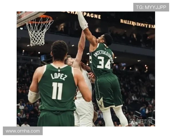 字母哥半场高效发挥8中5拿到14分4板5助 罚球全中助雄鹿领先